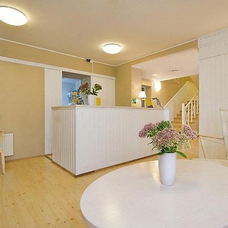 Kongo Hotel Haapsalu Bagian luar foto