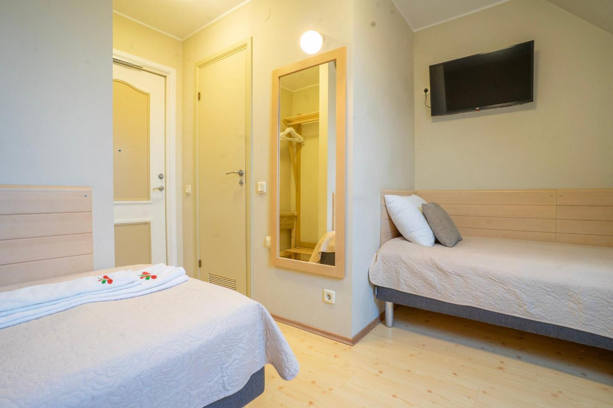 Kongo Hotel Haapsalu Bagian luar foto