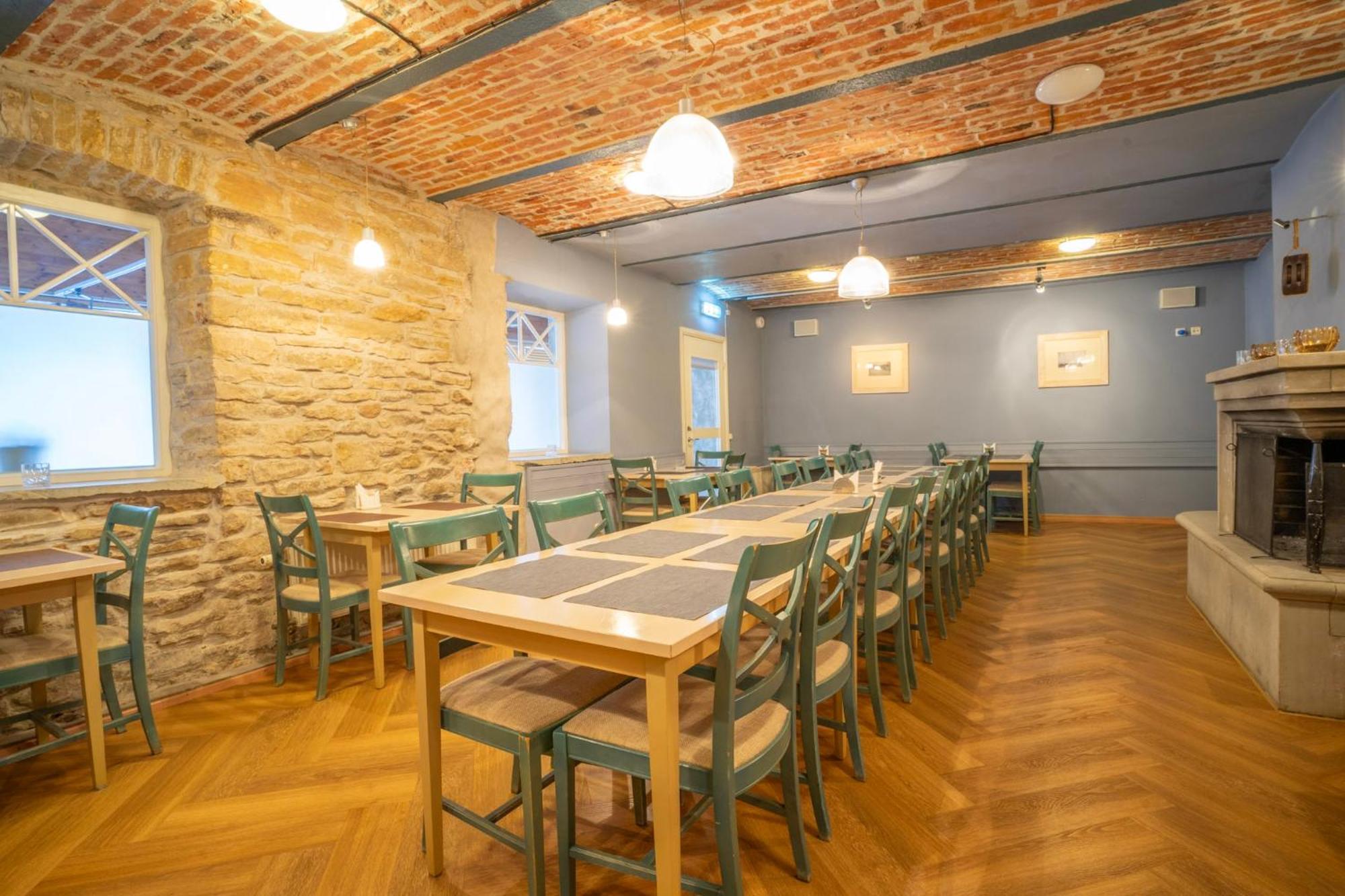 Kongo Hotel Haapsalu Bagian luar foto