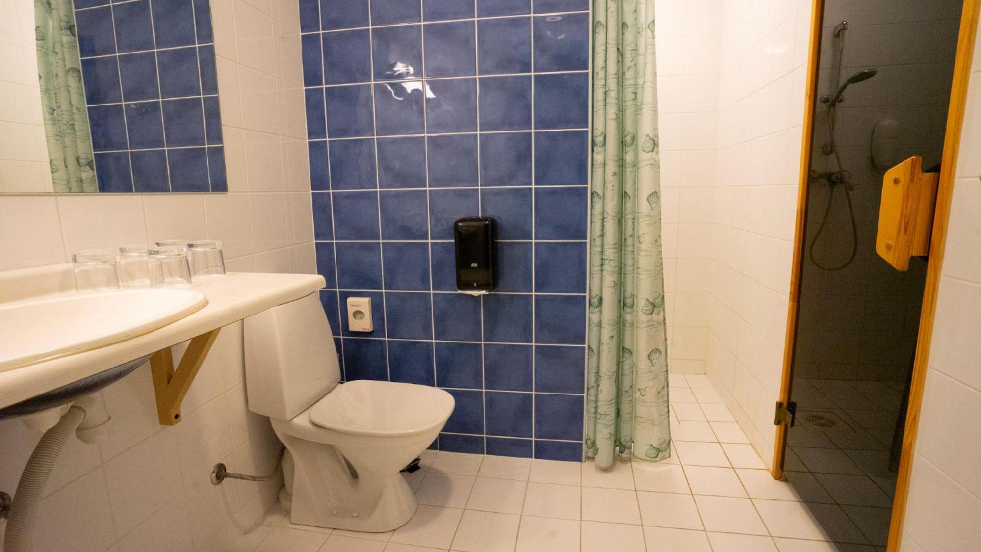 Kongo Hotel Haapsalu Bagian luar foto