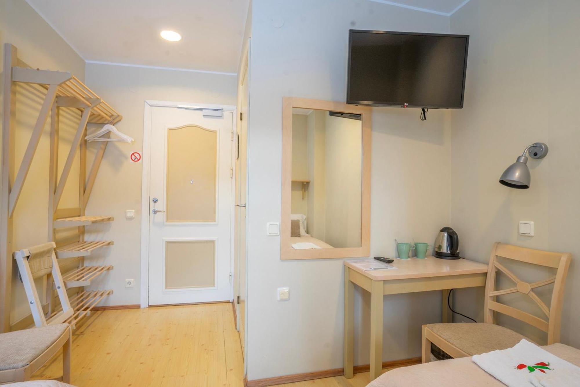 Kongo Hotel Haapsalu Bagian luar foto