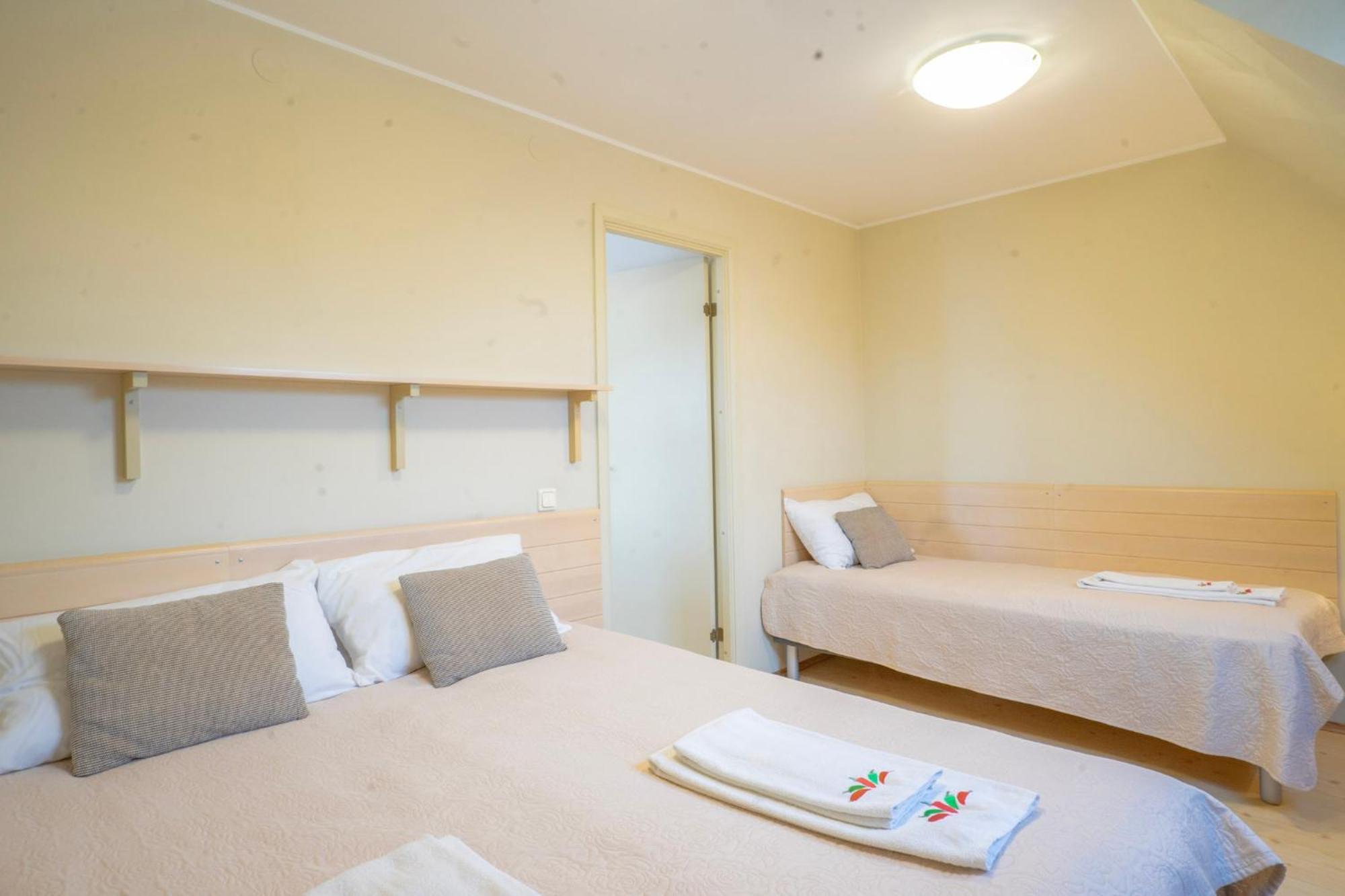 Kongo Hotel Haapsalu Bagian luar foto