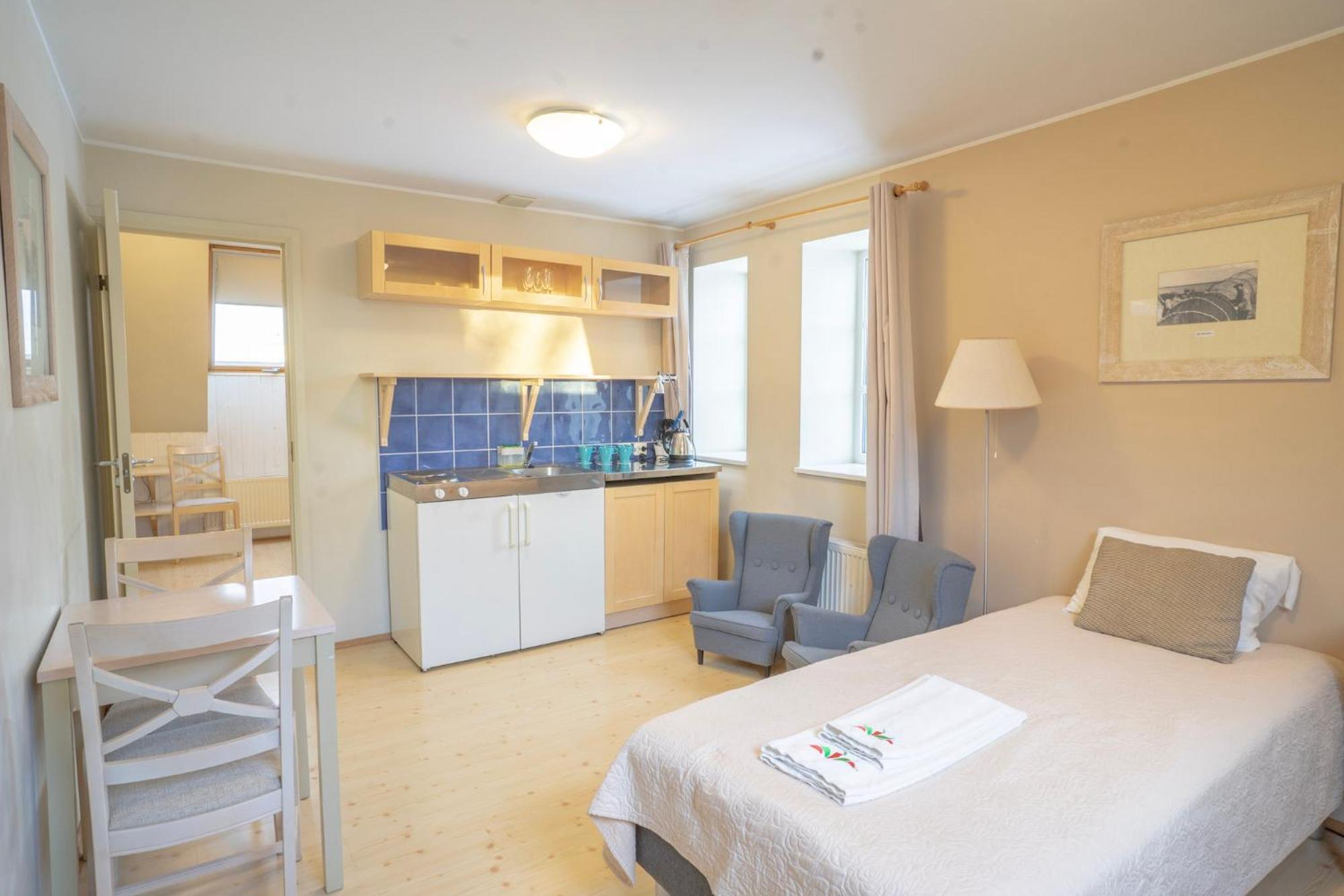 Kongo Hotel Haapsalu Bagian luar foto