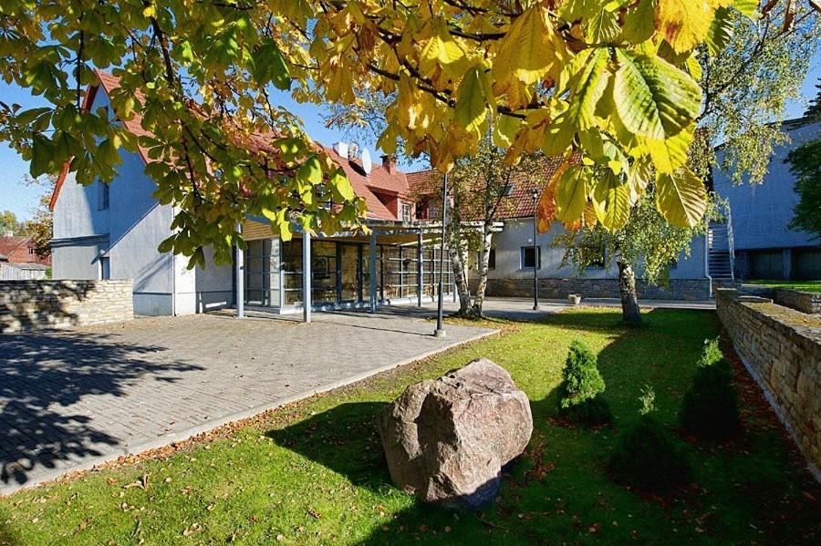 Kongo Hotel Haapsalu Bagian luar foto